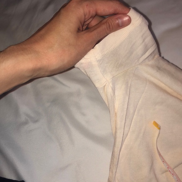 Sunday best Aritzia t shirt - free with any purchase - Picture 4 of 4